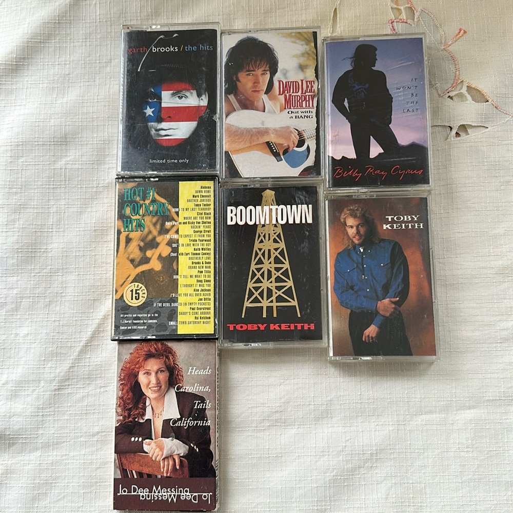 7 cassette collectible good condition